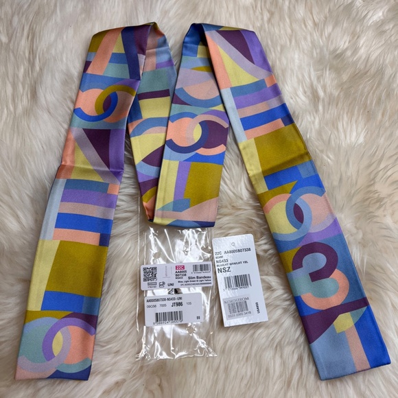 *SOLD* NEW 22C Chanel Twilly Bandeau 100% Silk - Picture 2 of 7